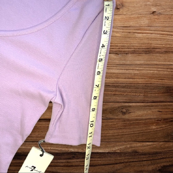 7 For All Mankind ✨HP✨🆕 | 💐Ribbed V-neck Half Sleeve Bodysuit in Light Lilac. - Picture 8 of 10